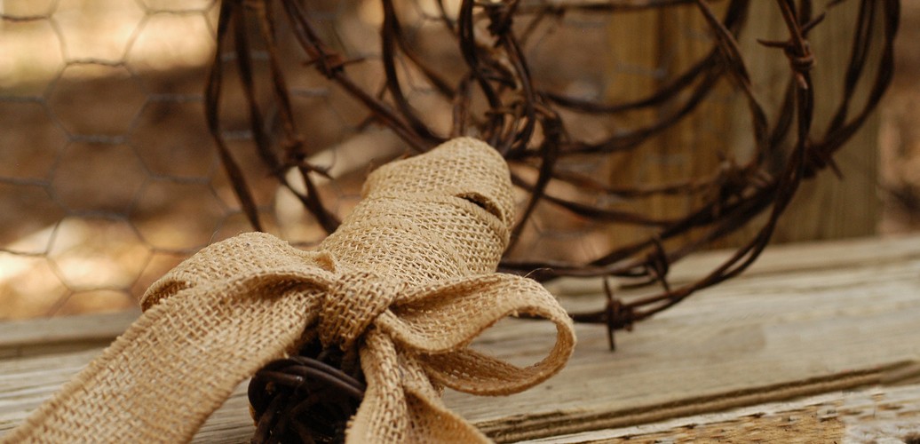 Barbed wire and burlap wedding bouquet